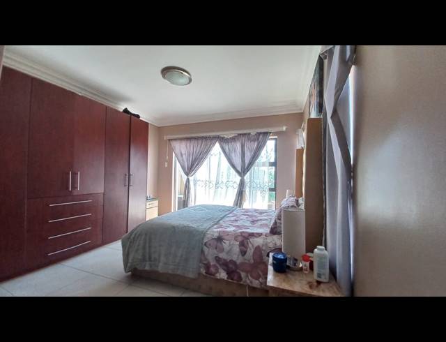 3 BEDROOM TOWNHOUSE TO LET IN SHELLYVALE